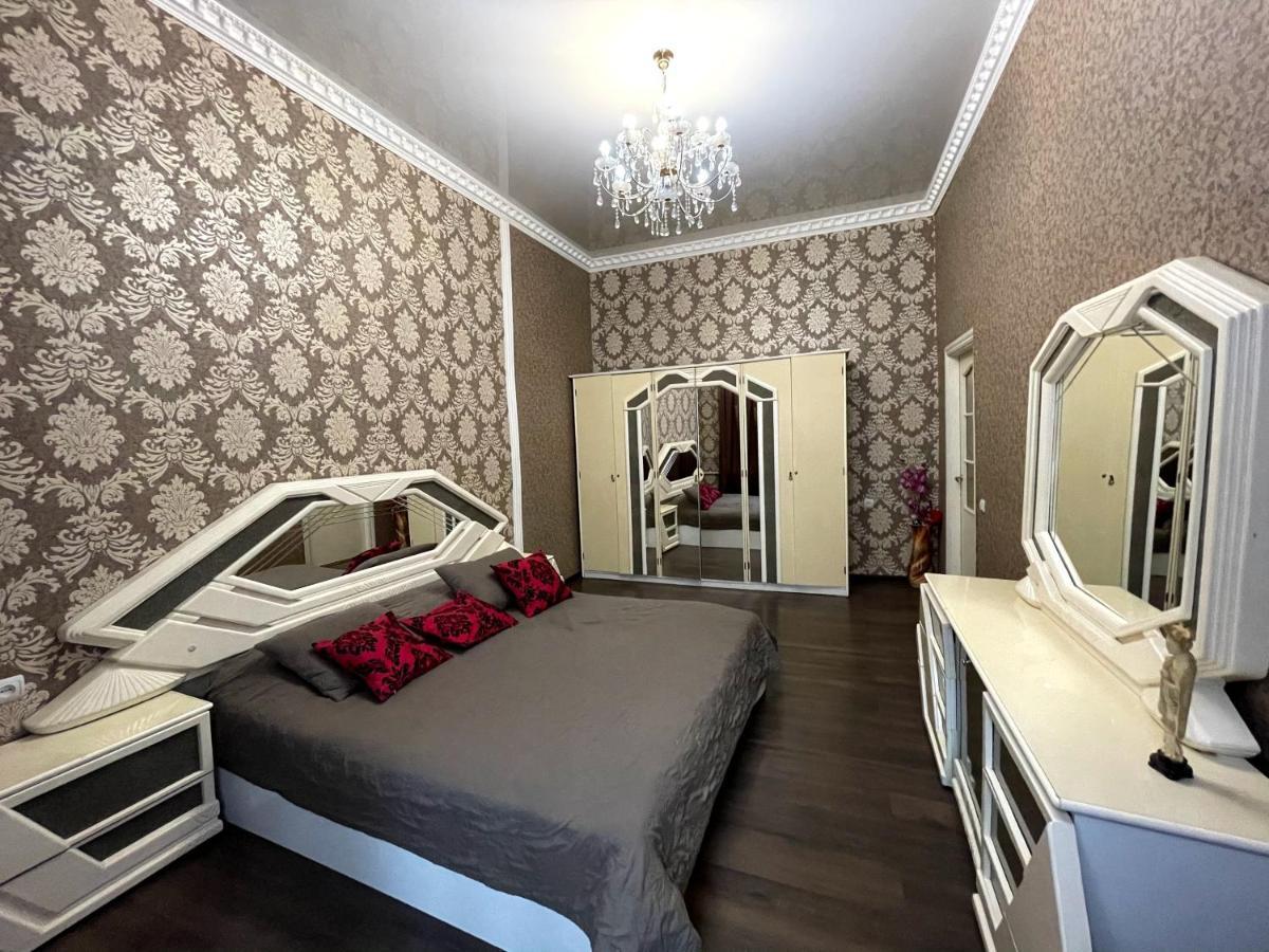 Amazing Heart Of Kiev Apartment Exterior photo