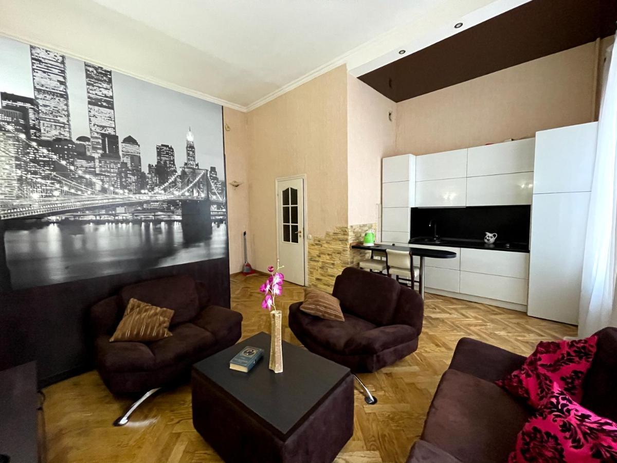 Amazing Heart Of Kiev Apartment Exterior photo